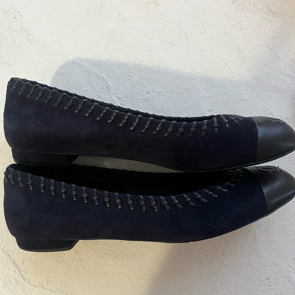 Chanel Two-Tone Suede And Leather Whip Stitch Detail Ballet Flats Size 39 - Picture 3 of 5